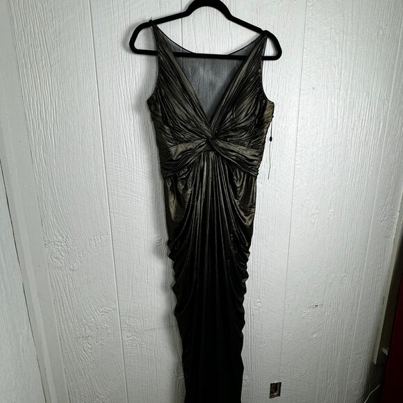 Adrianna Papell Metallic Draped V-Neck Evening Gown - Ruched Formal Dress Size 8 - Picture 4 of 13